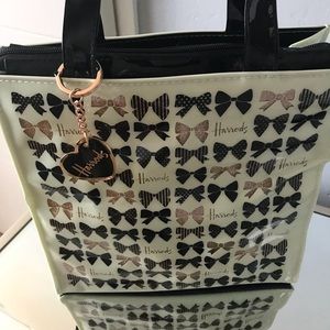 Harrods small Tote with fancy key Chain attached